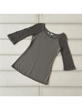 Athleta Scallop Trim Crochet Boat Neck 3/4 Sleeve Tunic Top